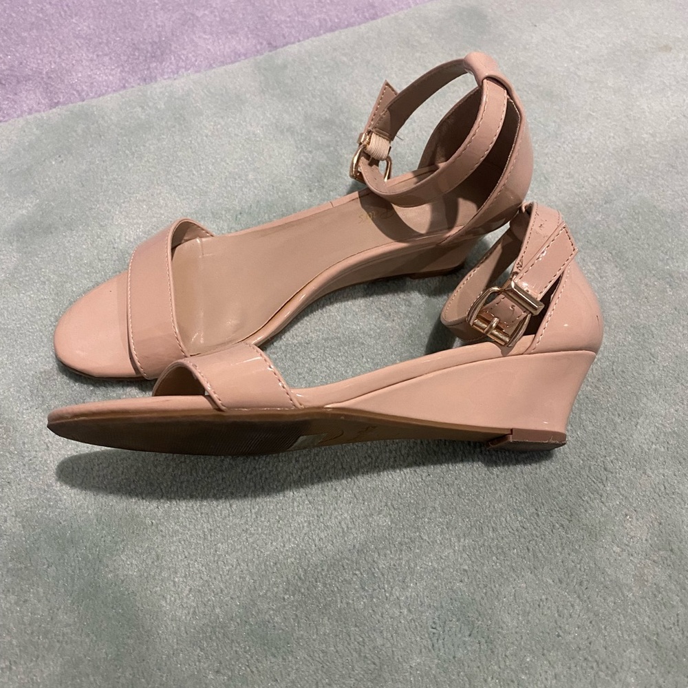 Heels - Picture 2 of 6